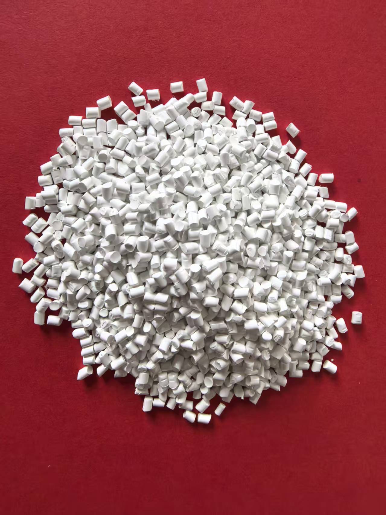 White masterbatch pellets